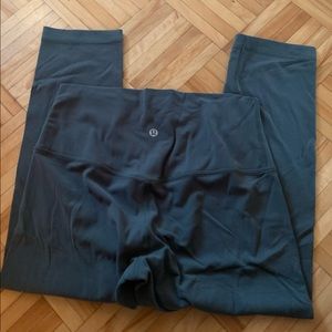 Forest green lululemon leggings, capri length